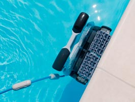 Nettoyage et entretien de votre piscine - Rodet Paysages