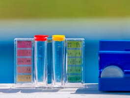Produits pour le traitement et l’analyse de l’eau de piscine
