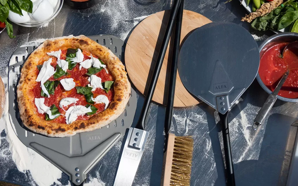 Pelle à tourner pour pizza